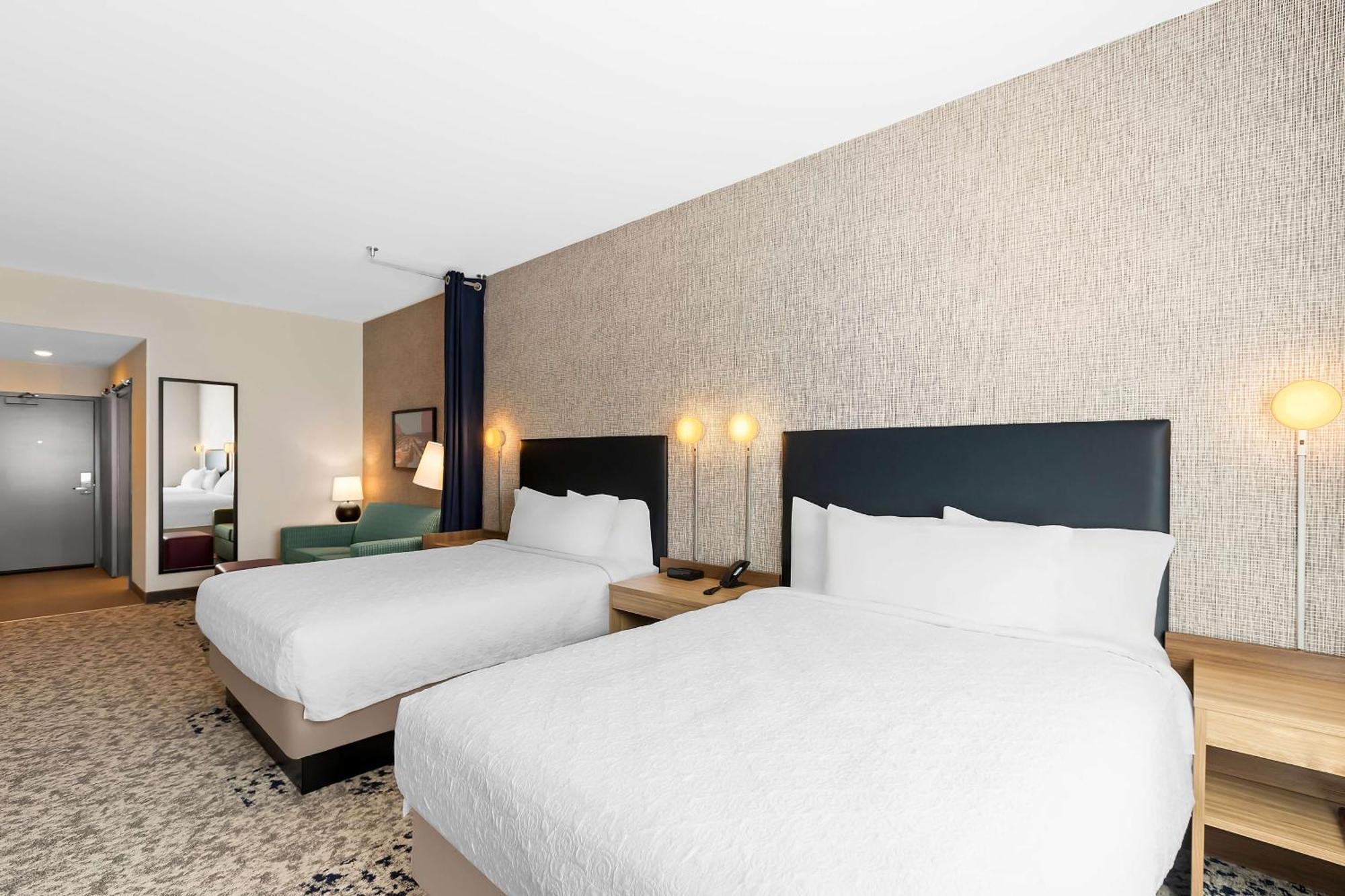 Home2 Suites By Hilton Hendersonville Exterior photo